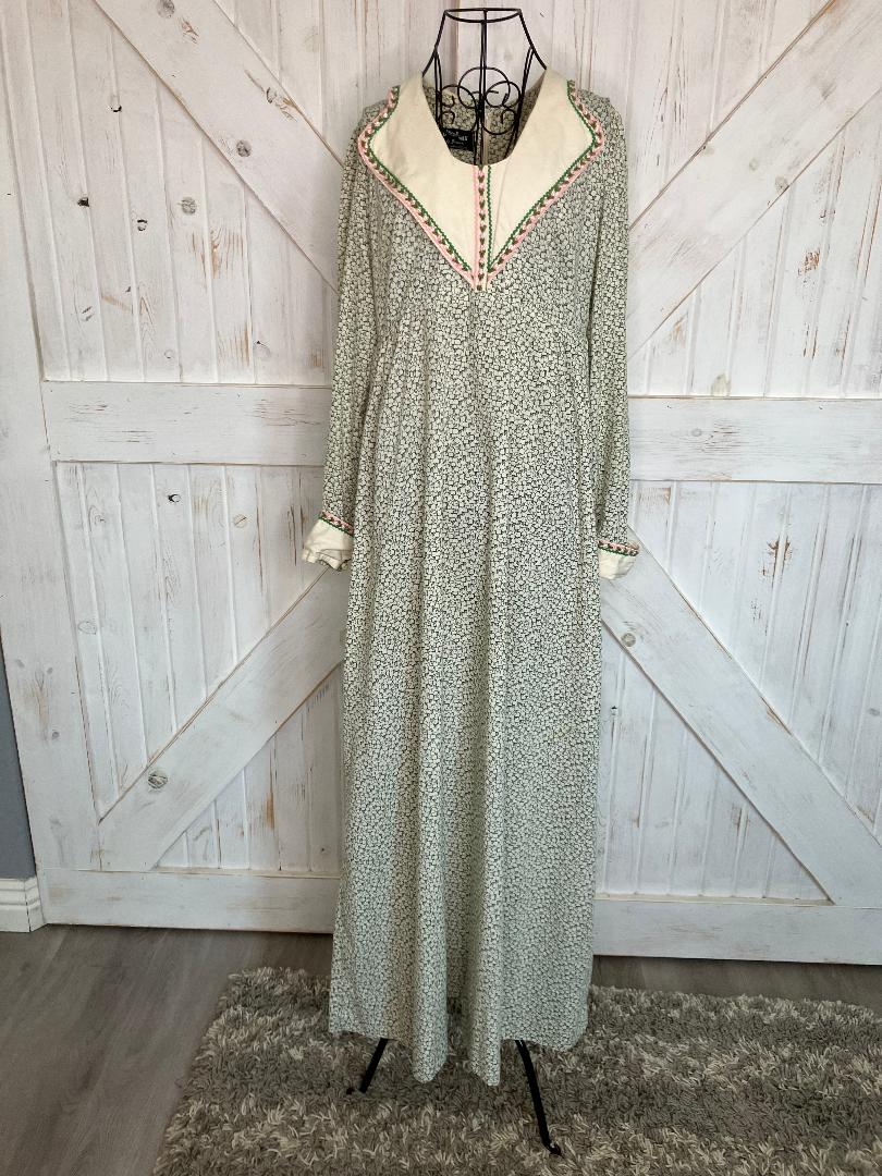 70's Vintage Gunne Sax Black Label Green Apples Novelty Print Prairie Renaissance Maxi Dress