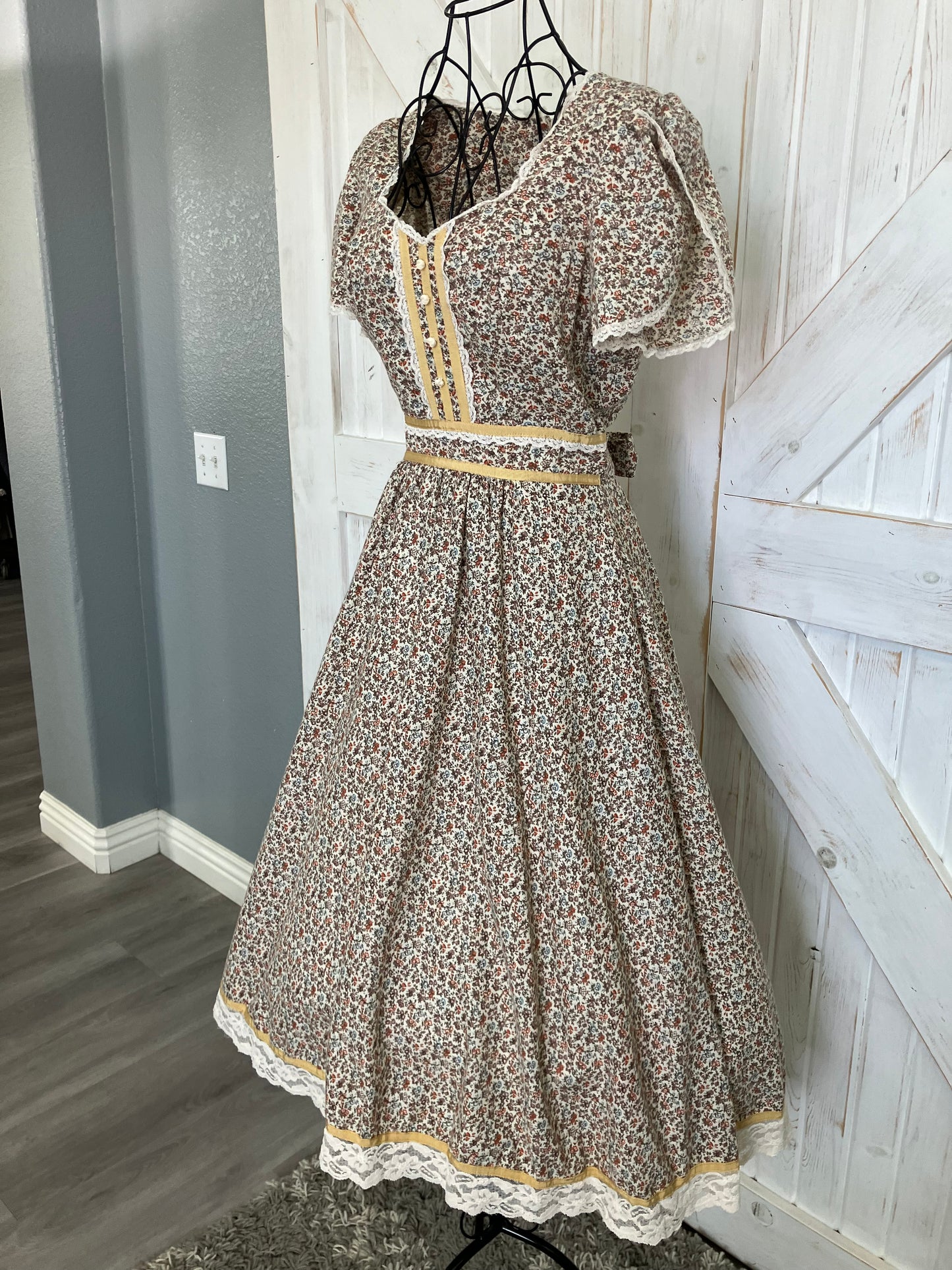 70's Vintage Candi Jones California Brown Ivory Orange Blue Calico Prairie Midi Dress