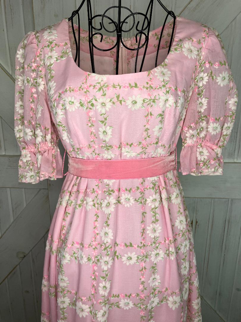 70's Vintage Pink Green White Daisy Floral Prairie Maxi Dress