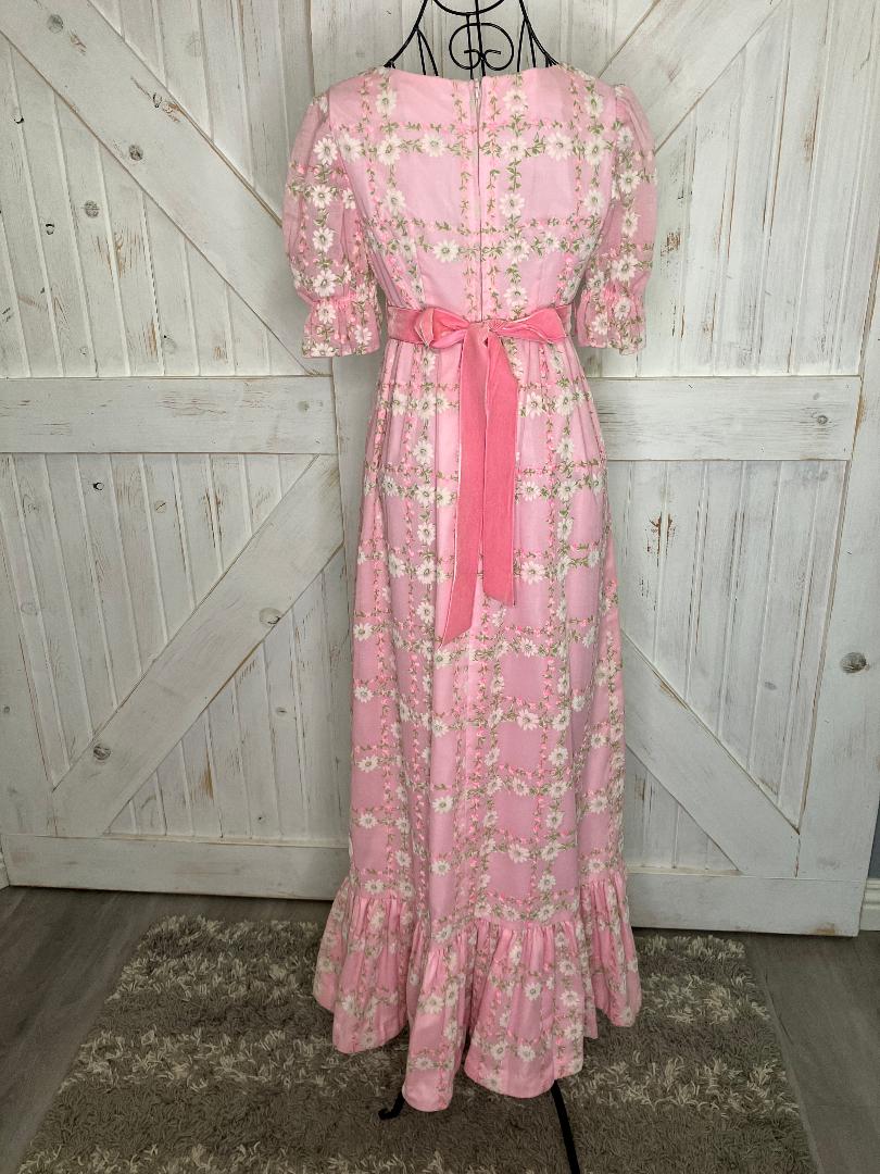 70's Vintage Pink Green White Daisy Floral Prairie Maxi Dress