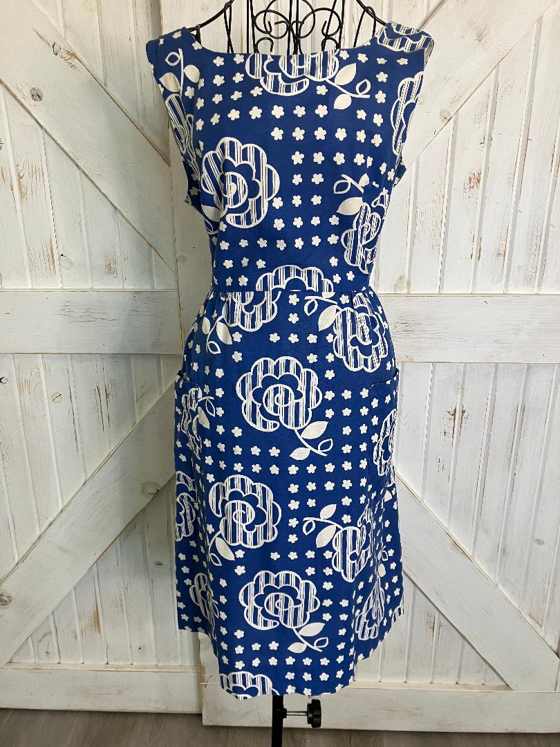 70's Vintage Malia Honolulu Blue White Mod Gogo Flower Dot Wrap Midi Sundress Dress