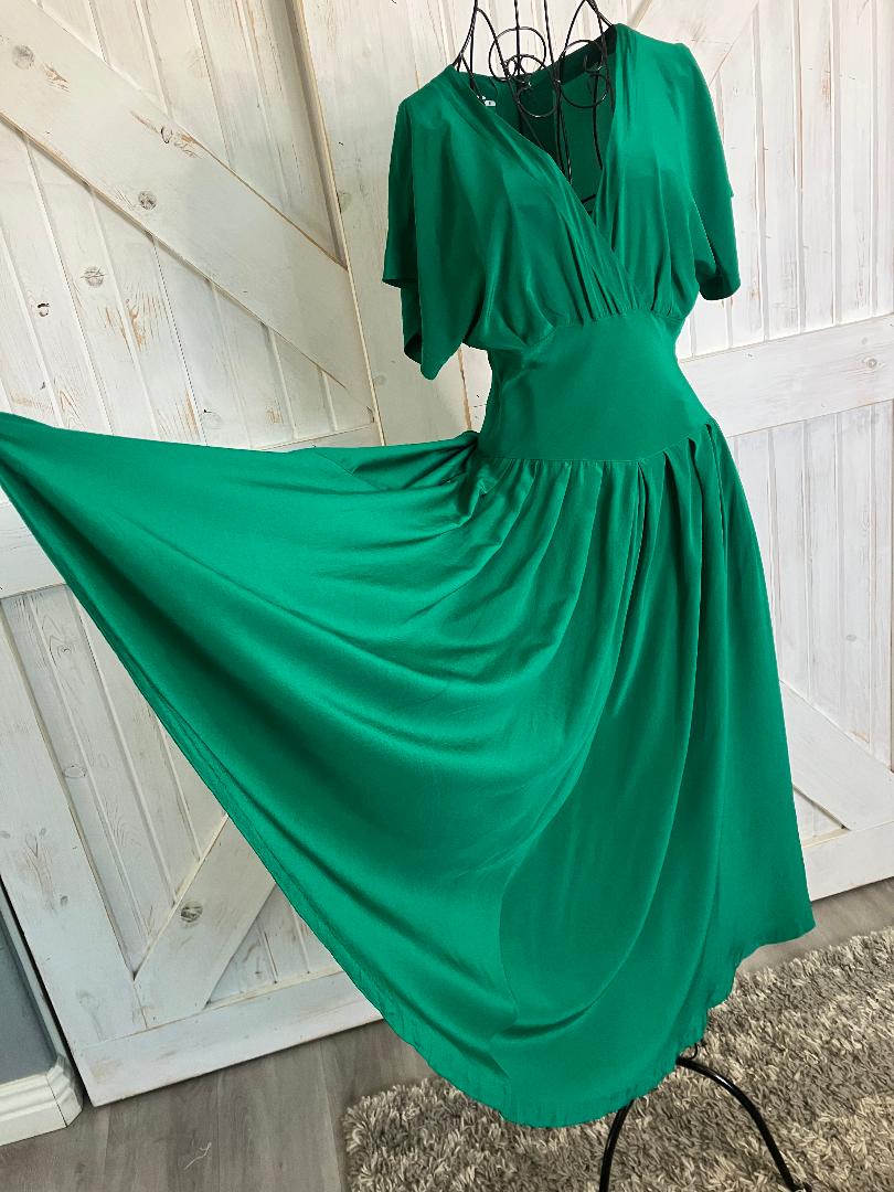 80's Vintage Ann Tjian Kenar Green Silk Swing Day Midi Dress