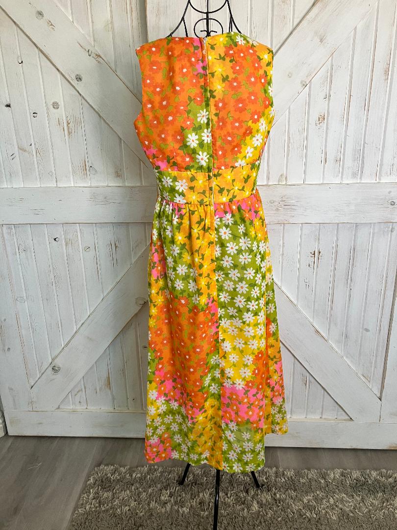 70's Vintage Daisy Pot Malia Honolulu Hawaiian Floral Green Pink Orange Yellow Midi Sundress Dress