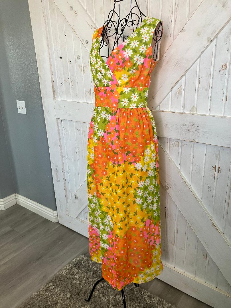 70's Vintage Daisy Pot Malia Honolulu Hawaiian Floral Green Pink Orange Yellow Midi Sundress Dress