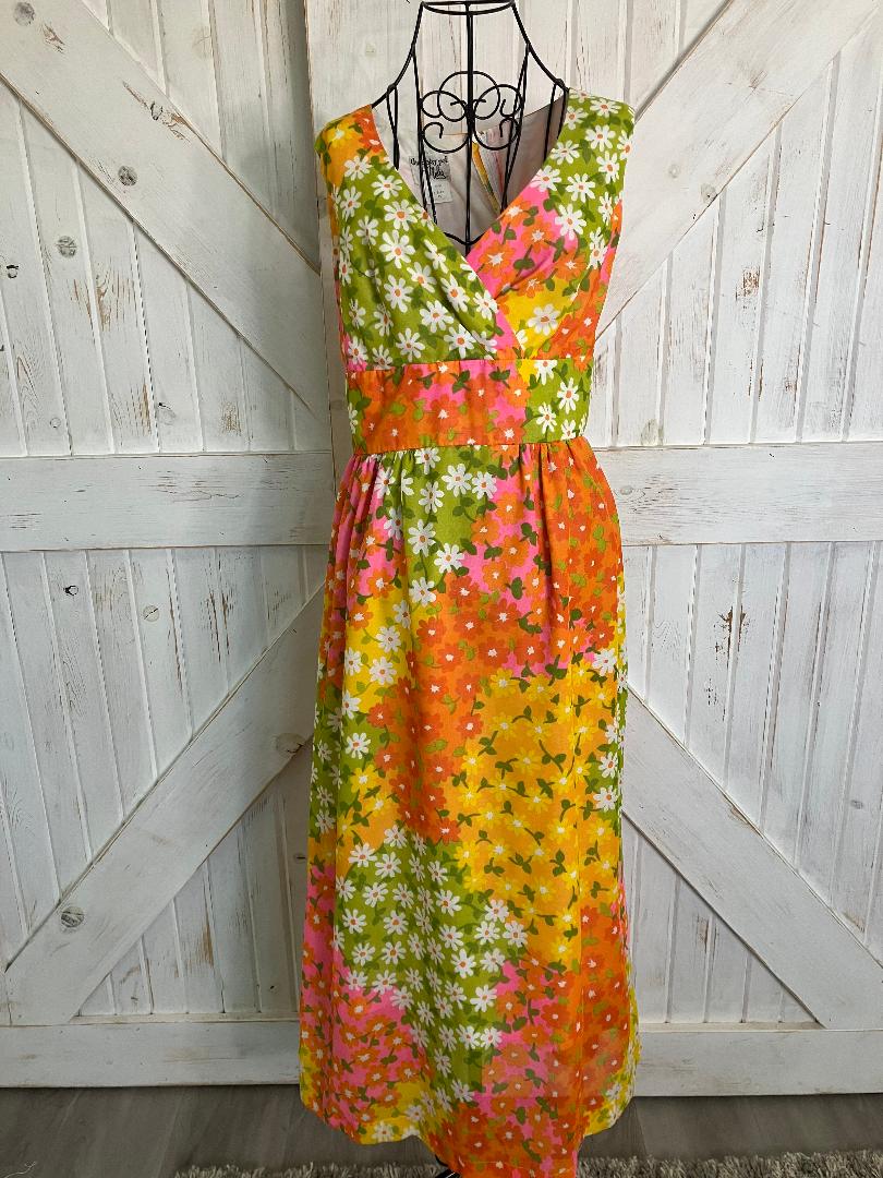 70's Vintage Daisy Pot Malia Honolulu Hawaiian Floral Green Pink Orange Yellow Midi Sundress Dress
