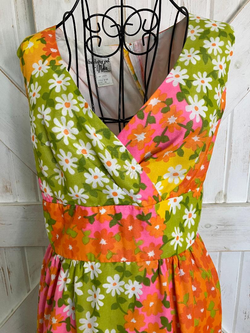 70's Vintage Daisy Pot Malia Honolulu Hawaiian Floral Green Pink Orange Yellow Midi Sundress Dress