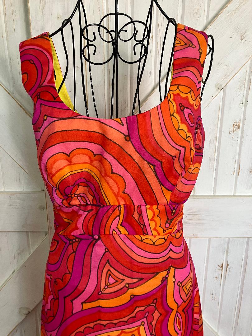 70's Vintage Malia Honolulu Red Orange Swirl Psychedelic Hawaiian Hostess Maxi Sundress Dress