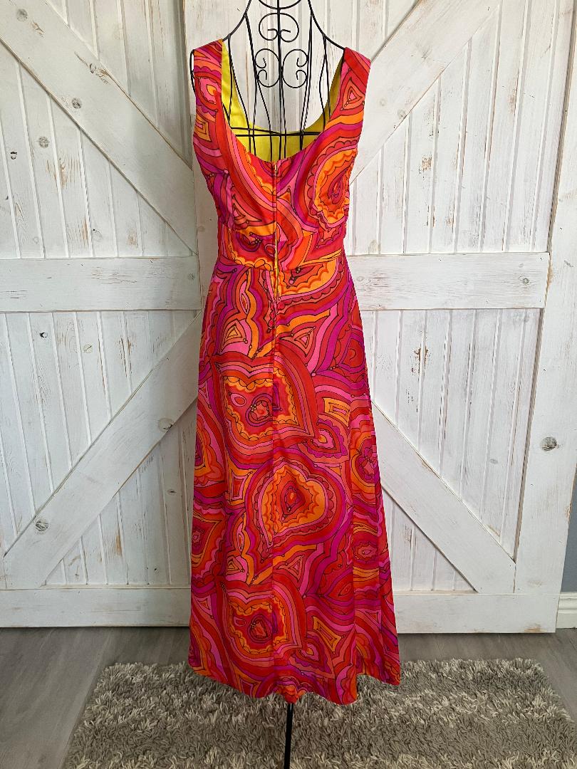 70's Vintage Malia Honolulu Red Orange Swirl Psychedelic Hawaiian Hostess Maxi Sundress Dress