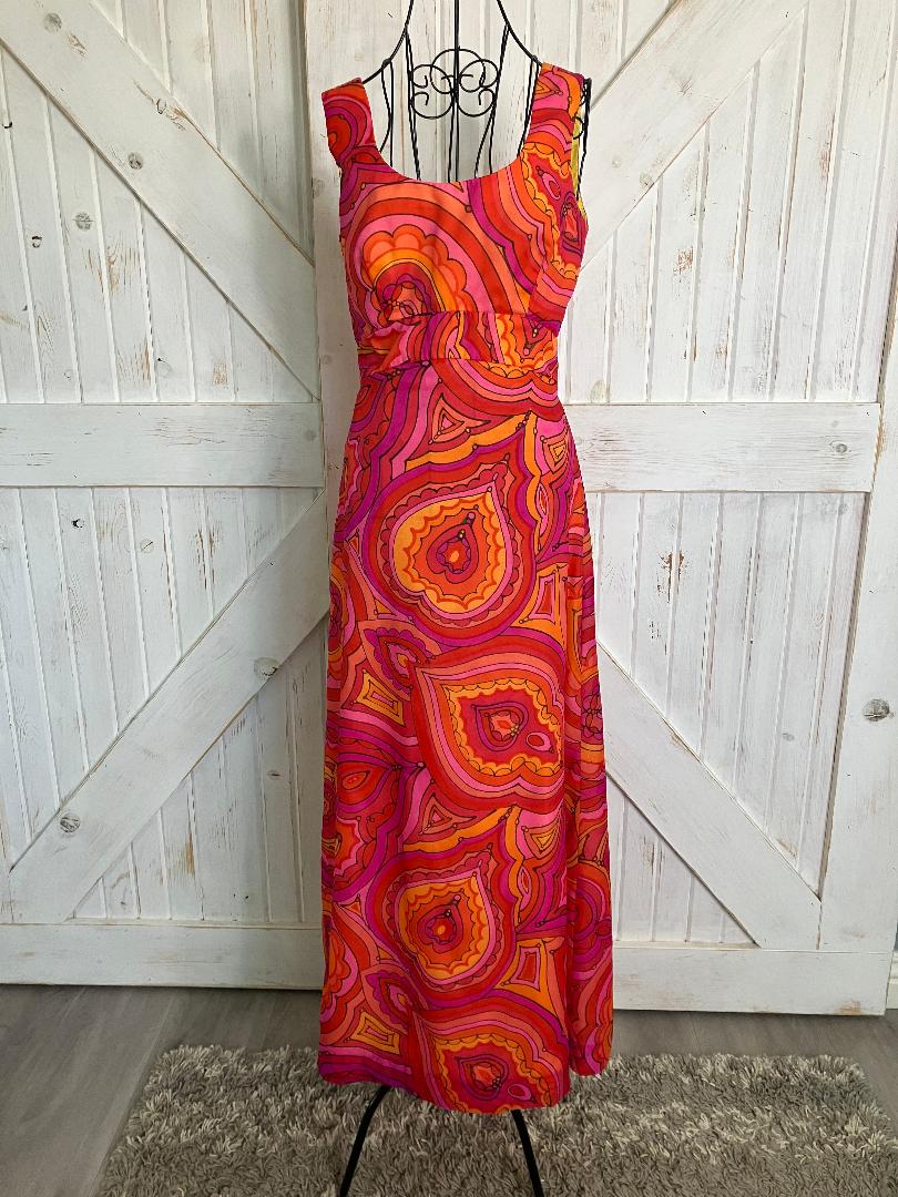 70's Vintage Malia Honolulu Red Orange Swirl Psychedelic Hawaiian Hostess Maxi Sundress Dress
