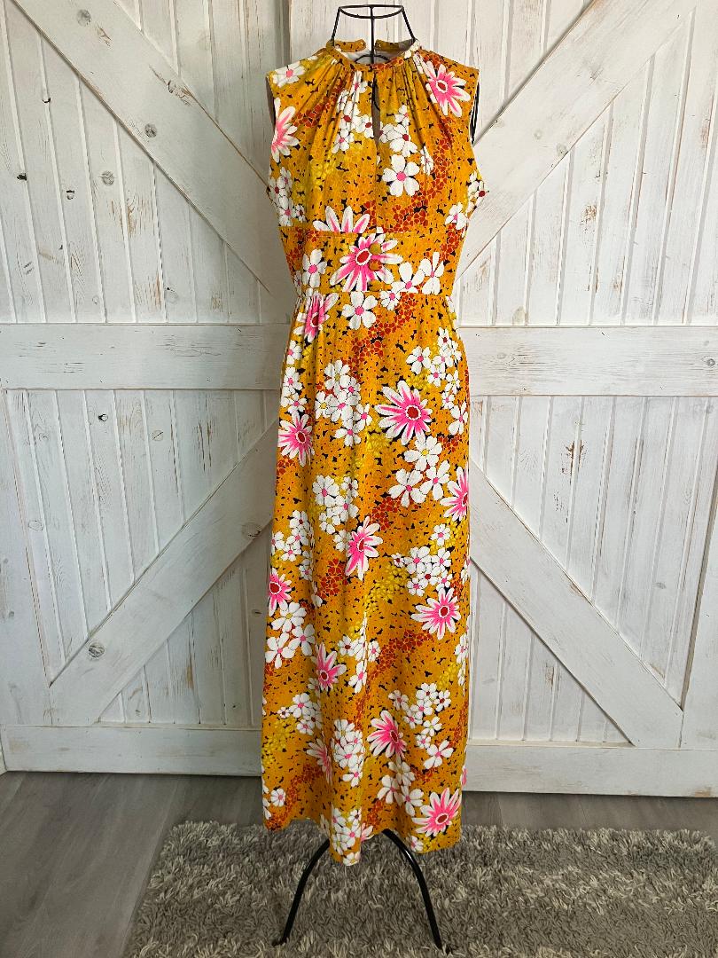 70's Vintage Lee Stevens Miami Orange White Daisy Blossom Hawaiian Hostess Maxi Dress
