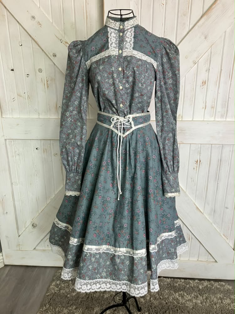 70's Vintage Gunne Sax Jessica's Gunnies Gray Purple White Pink Calico Blouse Top + Prairie Midi Skirt Set