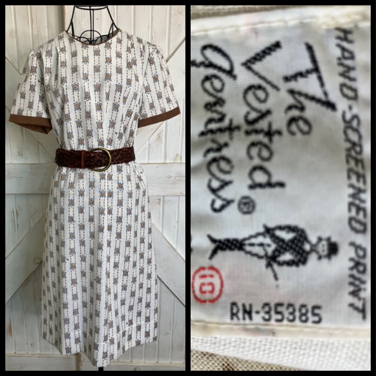 70's Vintage The Vested Gentress White Brown Blue Turtle Novelty Print Mod Mini Dress