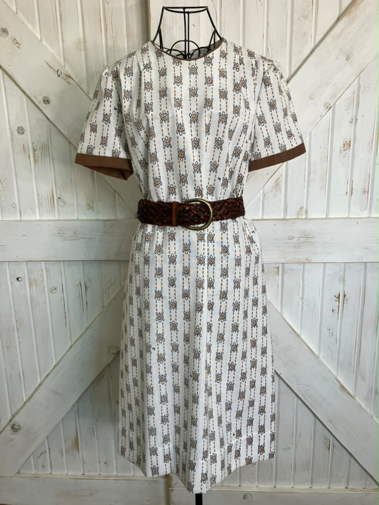 70's Vintage The Vested Gentress White Brown Blue Turtle Novelty Print Mod Mini Dress