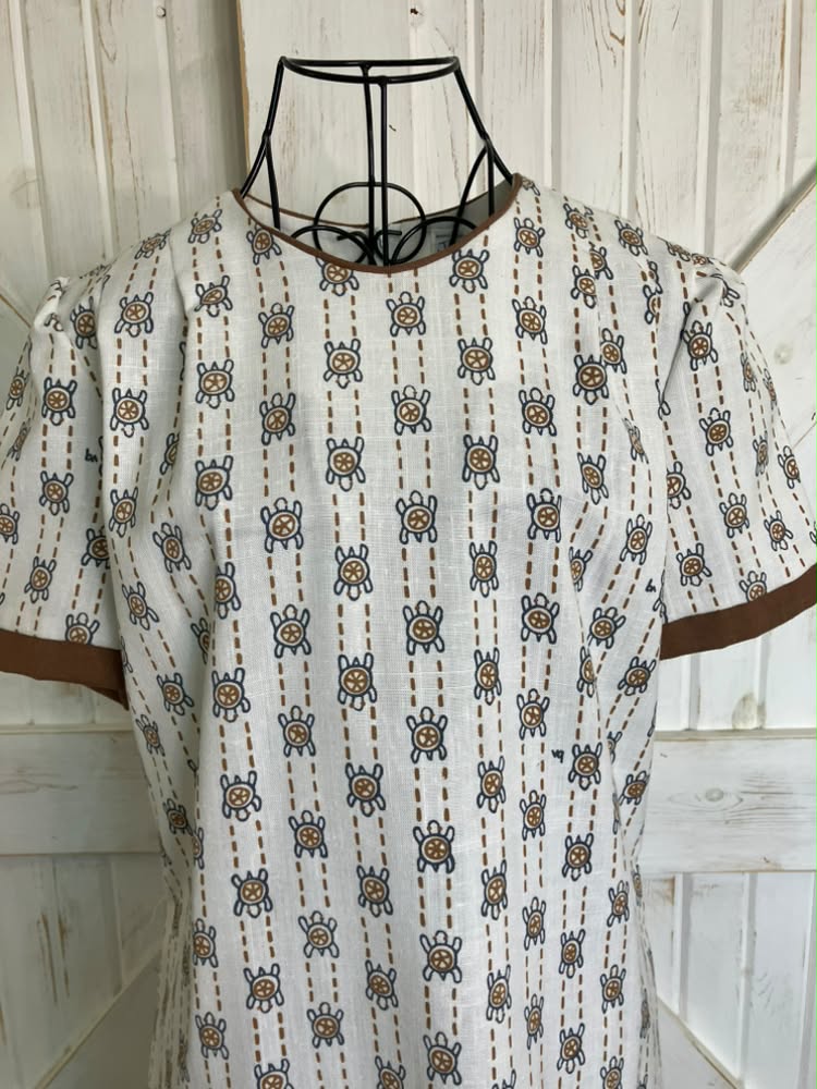 70's Vintage The Vested Gentress White Brown Blue Turtle Novelty Print Mod Mini Dress