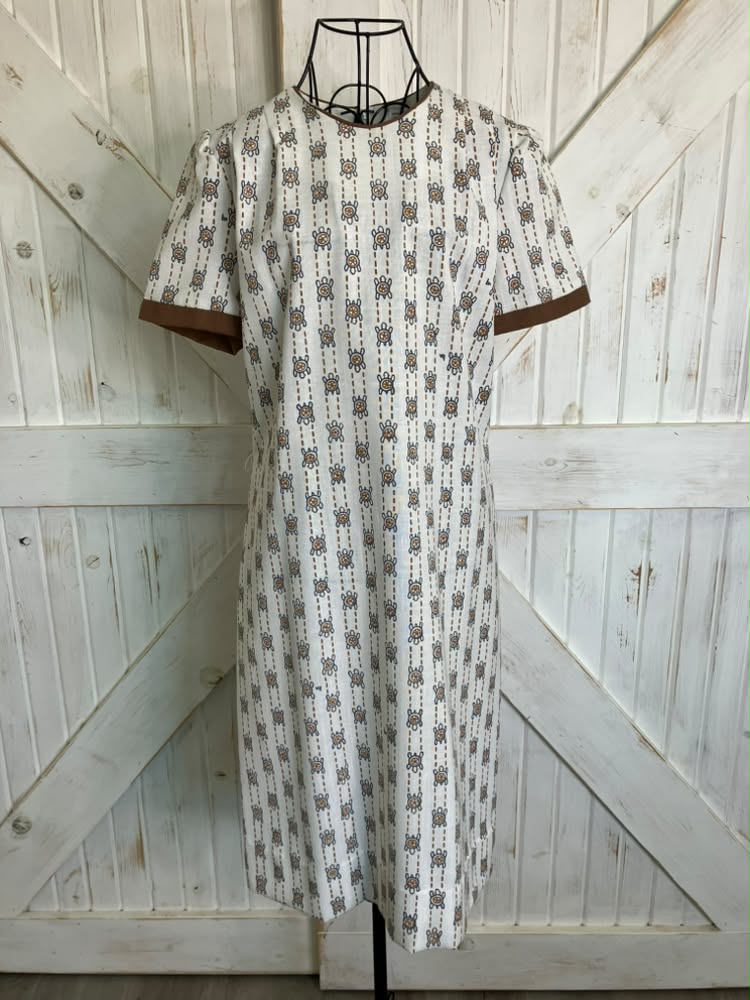 70's Vintage The Vested Gentress White Brown Blue Turtle Novelty Print Mod Mini Dress