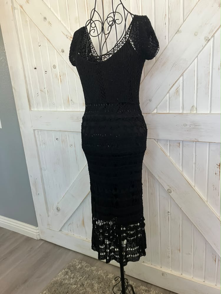 90's Vintage Cache Little Black Knit Crochet Bodycon Sheath Midi Cocktail Party Dress
