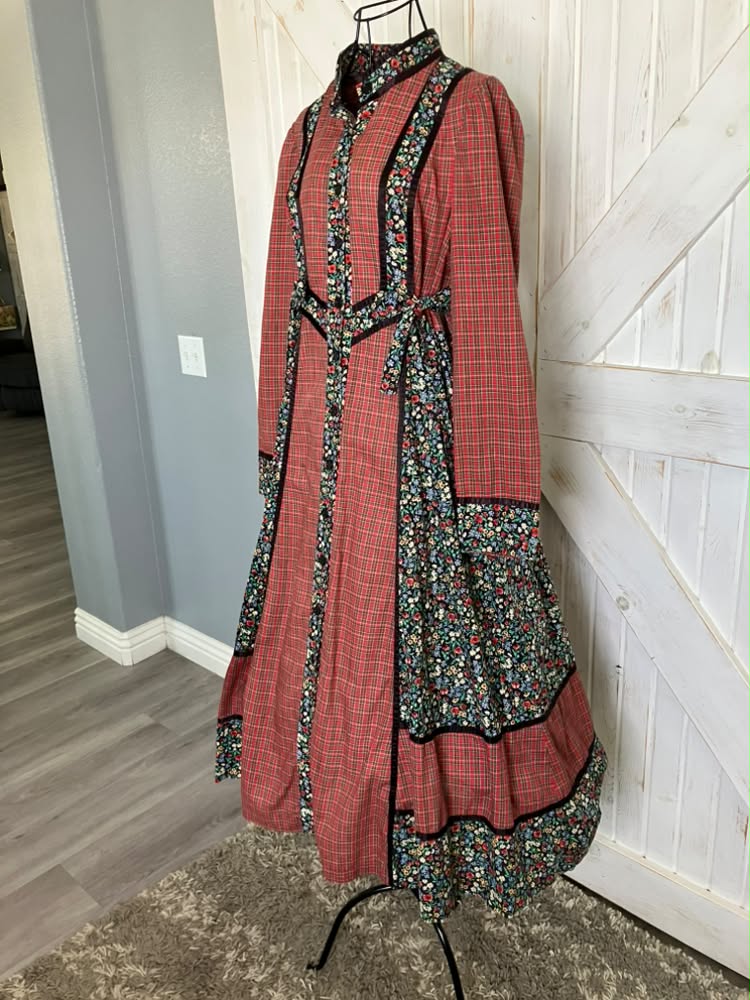 70's Vintage Gunne Sax Red Green Black Rainbow Calico Plaid Side Ties Prairie Midi Dress 13 *FLAW