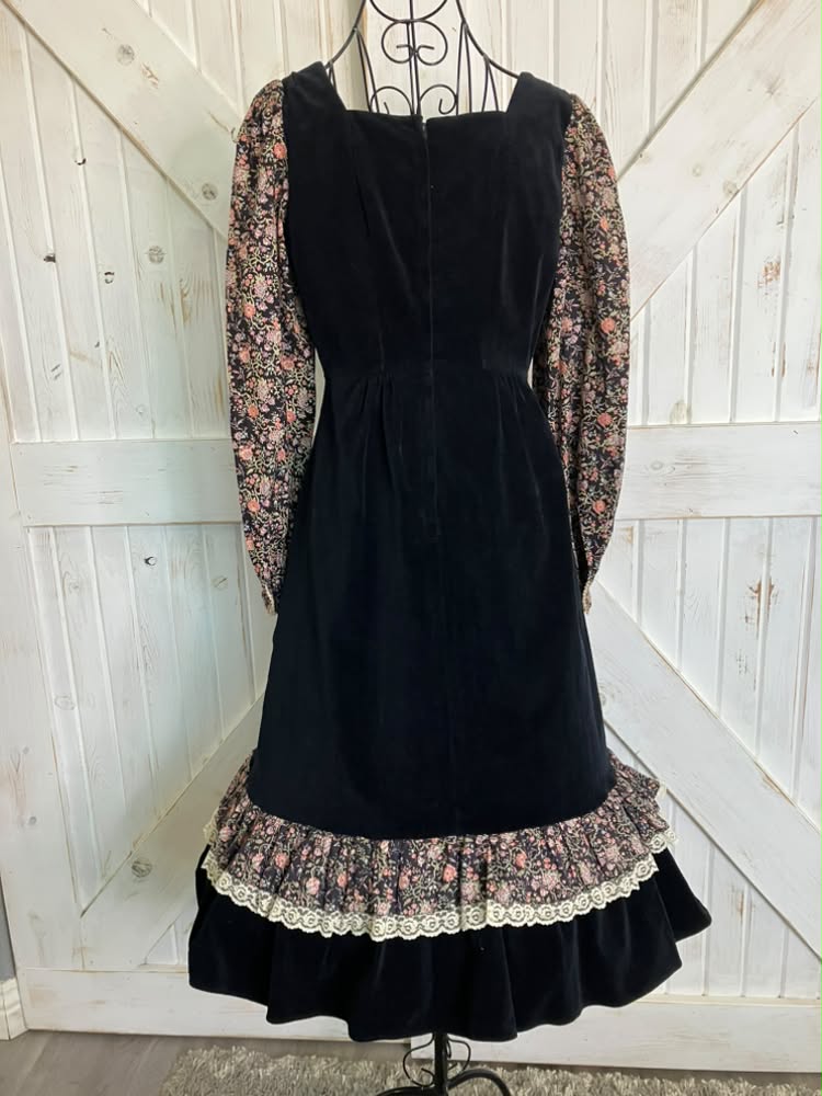 70's Vintage Candi Jones Black Velvet Pink Calico Bird Print Prairie Gunne Sax STYLE Midi Dress