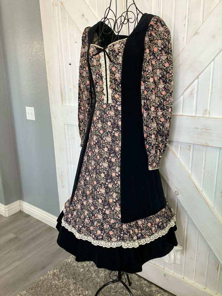 70's Vintage Candi Jones Black Velvet Pink Calico Bird Print Prairie Gunne Sax STYLE Midi Dress