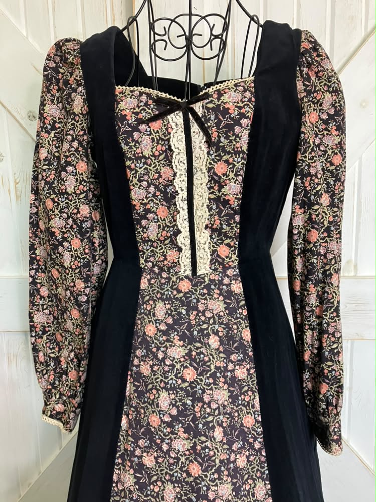70's Vintage Candi Jones Black Velvet Pink Calico Bird Print Prairie Gunne Sax STYLE Midi Dress