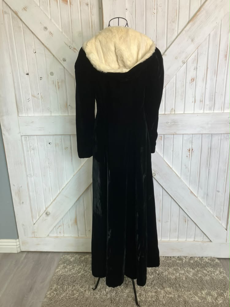 20's Vintage Antique Jazz Age Design Decade Carson Pirie Scott & Co Black Velvet White Fur Opera Maxi Coat Jacket *FLAWS
