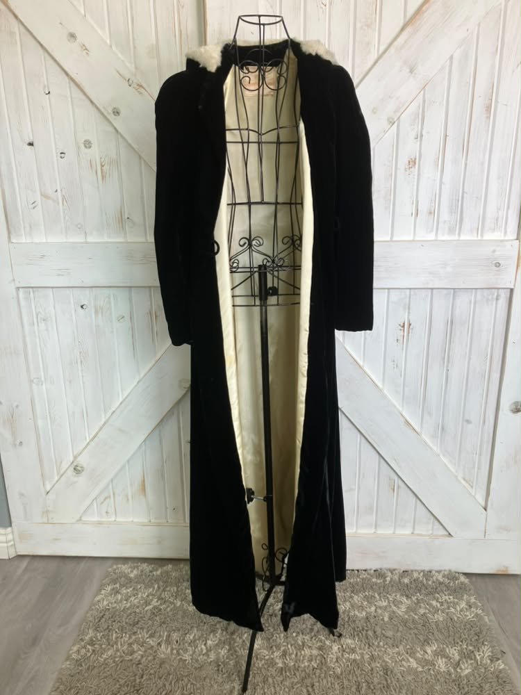 20's Vintage Antique Jazz Age Design Decade Carson Pirie Scott & Co Black Velvet White Fur Opera Maxi Coat Jacket *FLAWS