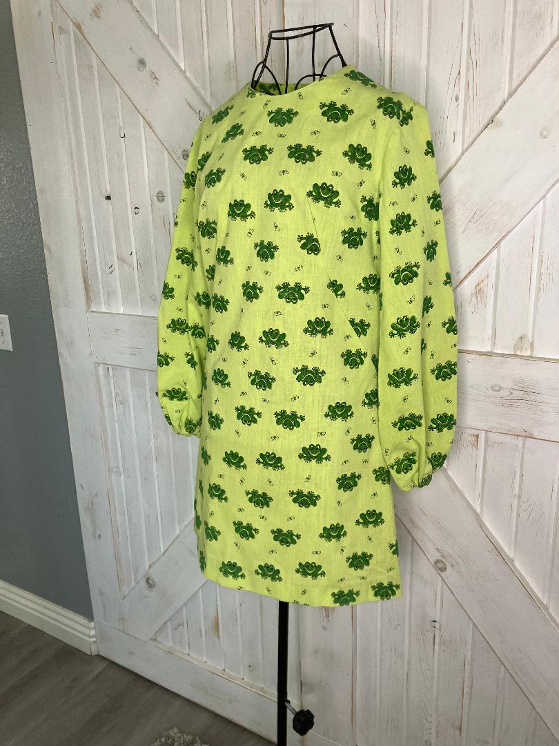 60's Vintage Handmade Green Frog Novelty Print Gogo Go Go Twiggy Mini Dress