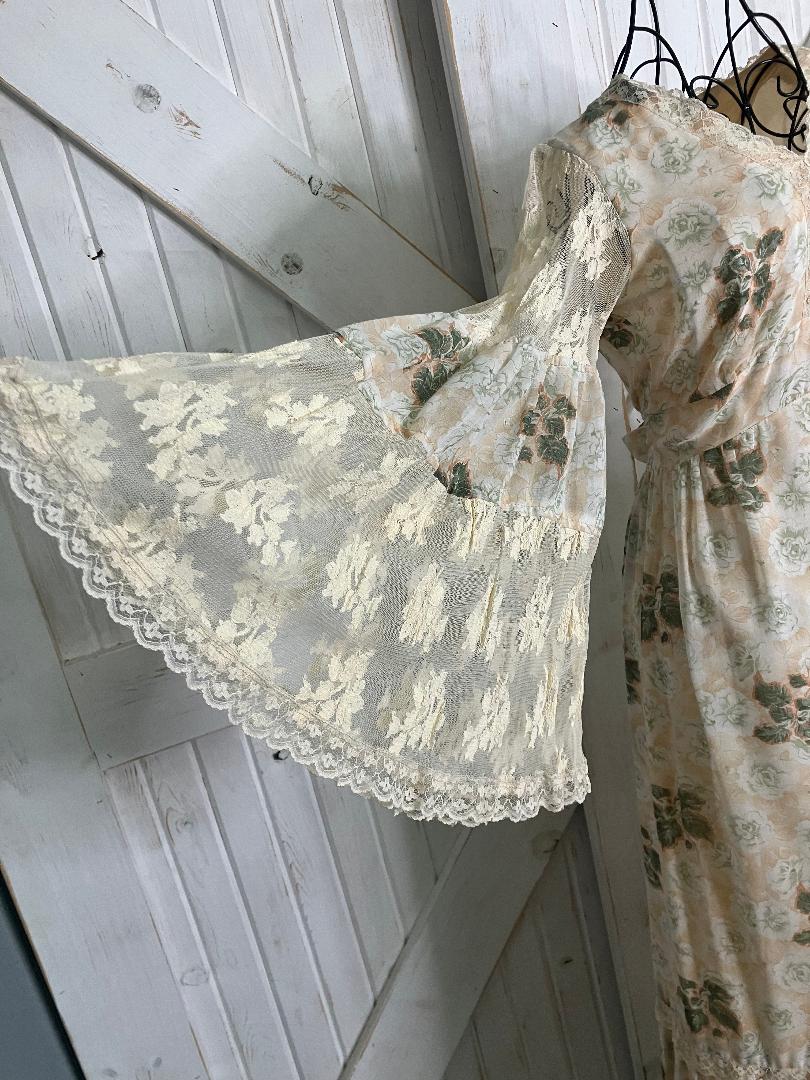 70's Vintage White Green Peach Floral Gunne Sax STYLE Prairie Angel Bell Sleeve Stevie Boho Maxi Dress *WOUNDED BIRD