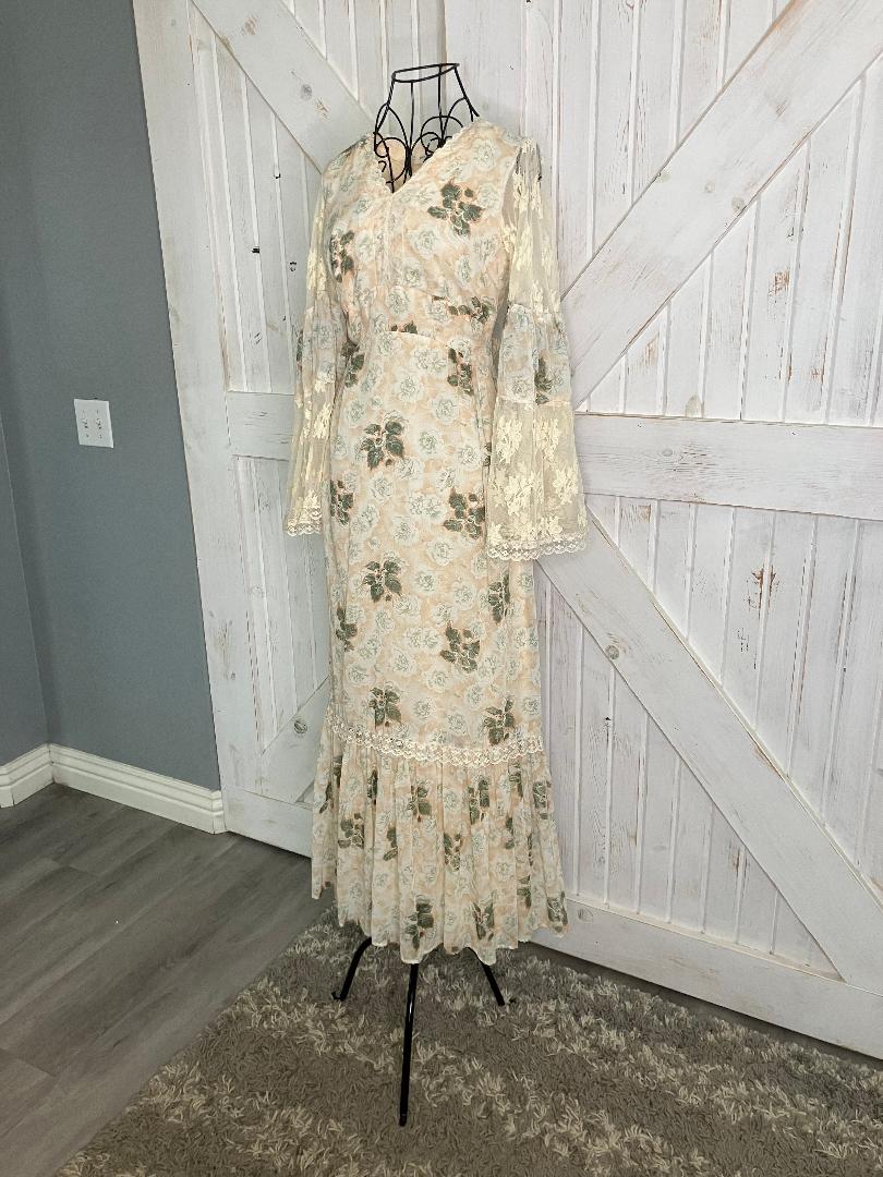 70's Vintage White Green Peach Floral Gunne Sax STYLE Prairie Angel Bell Sleeve Stevie Boho Maxi Dress *WOUNDED BIRD