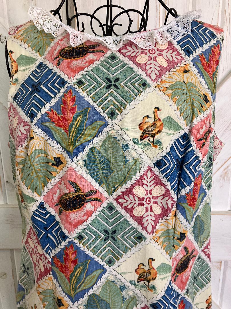 90's Vintage Hilo Hattie Patchwork Novelty Print Blue Green Turtles Birds Hawaiian Sundress Dress