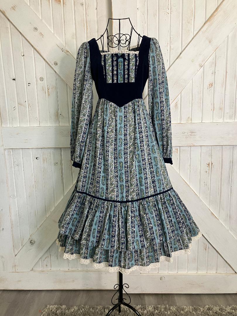 70's Vintage Candi Jones Gunne Sax STYLE Blue Velvet Paisley Calico Prairie Midi Dress