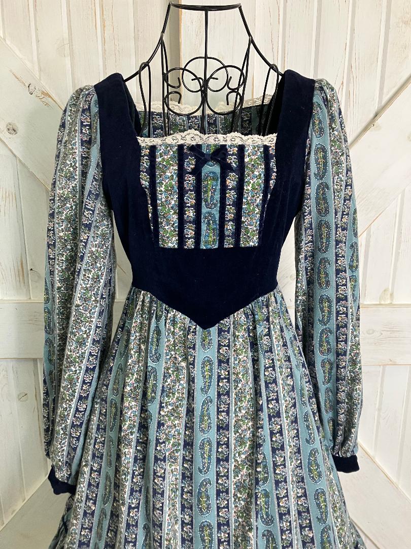 70's Vintage Candi Jones Gunne Sax STYLE Blue Velvet Paisley Calico Prairie Midi Dress