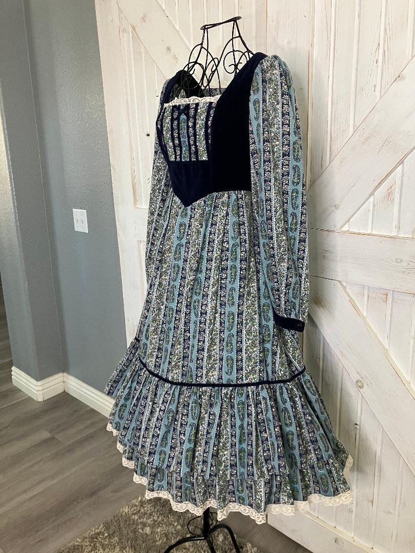 70's Vintage Candi Jones Gunne Sax STYLE Blue Velvet Paisley Calico Prairie Midi Dress
