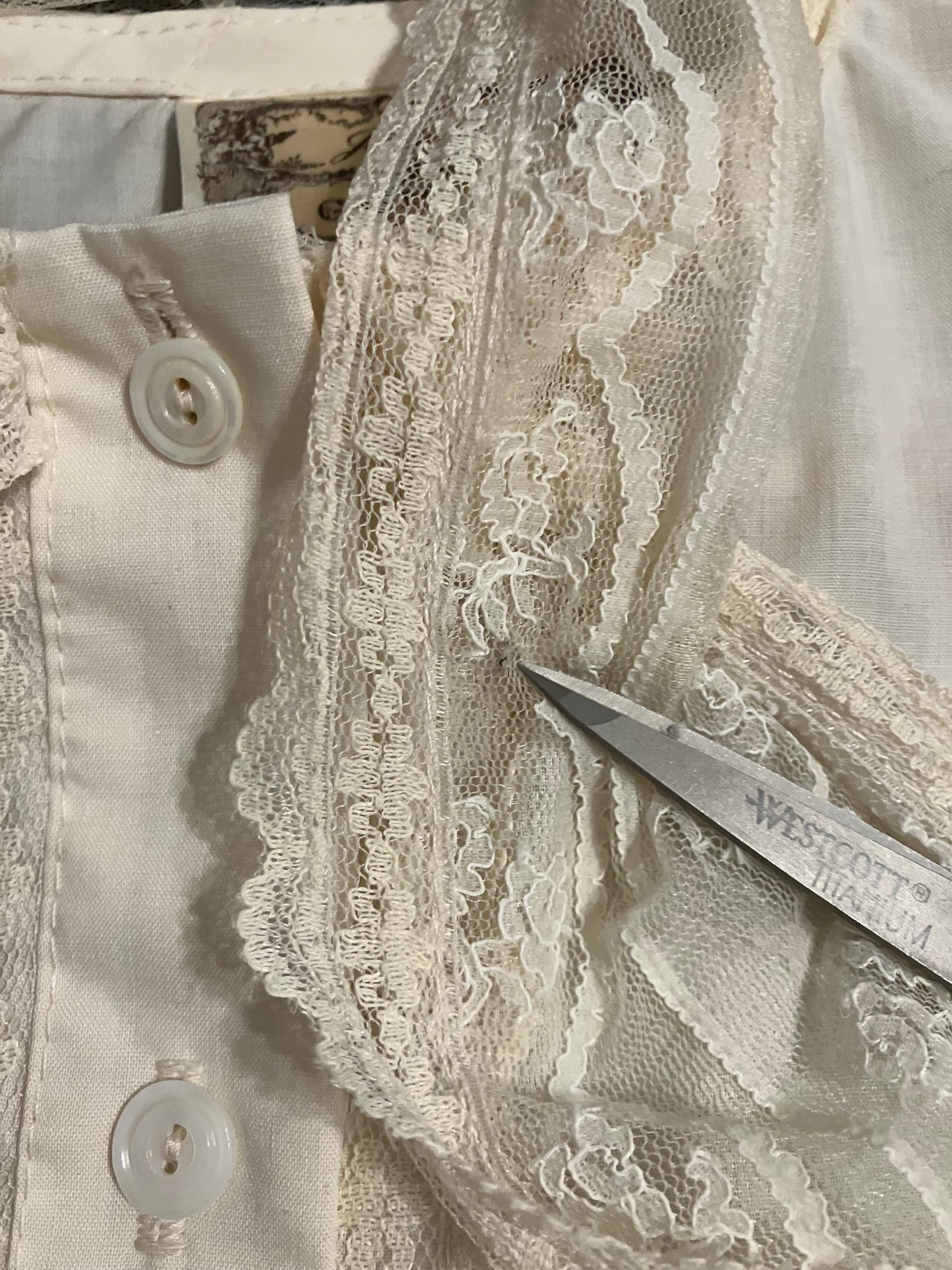 70's Vintage Gunne Sax Jessica's Gunnies Ivory White Lace Pussybow Prairie Classic Blouse Top