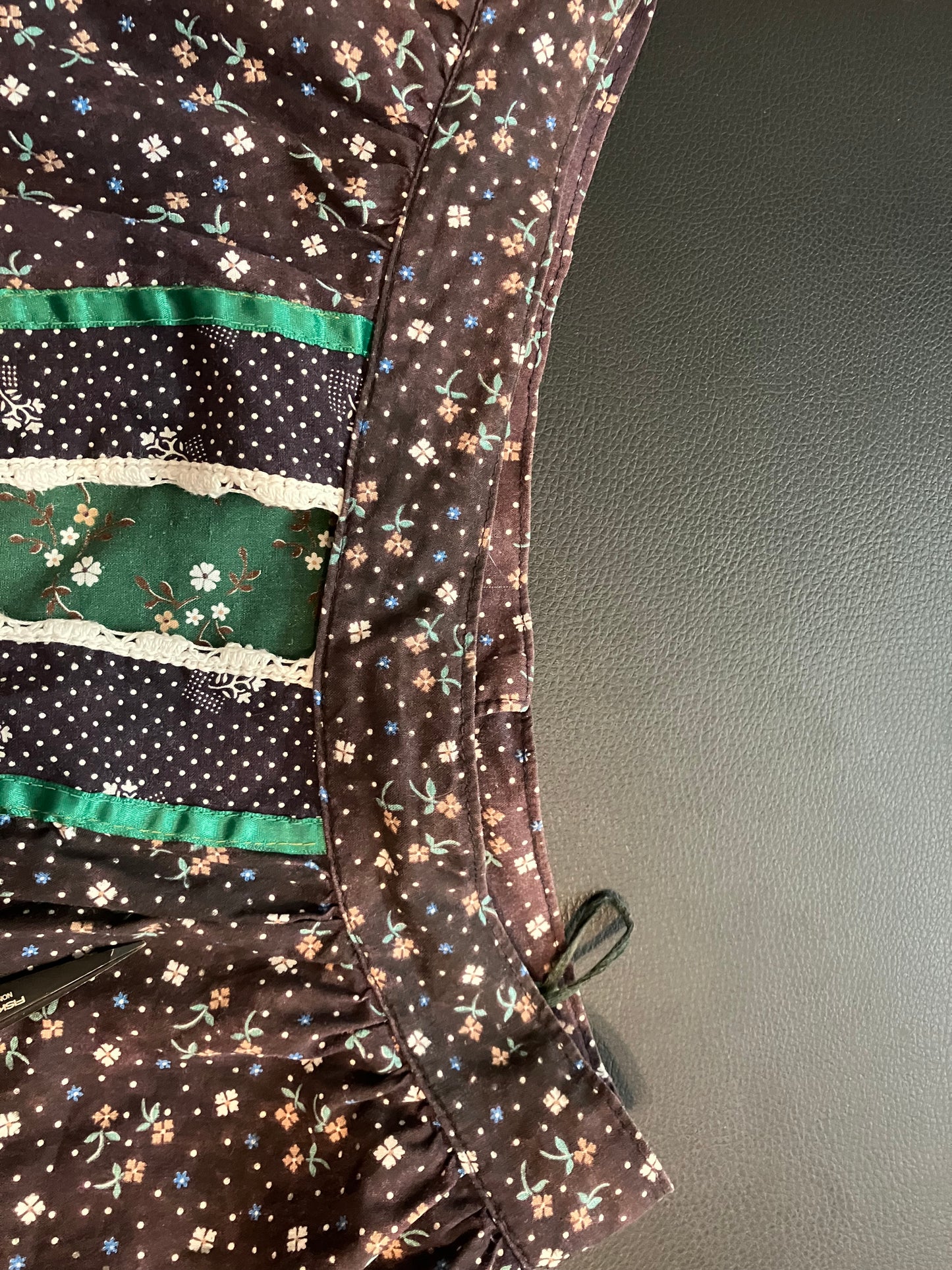 70's Vintage Gunne Sax Jessica's Gunnies Black Green Calico Apron Front Prairie Midi Skirt *FLAWS