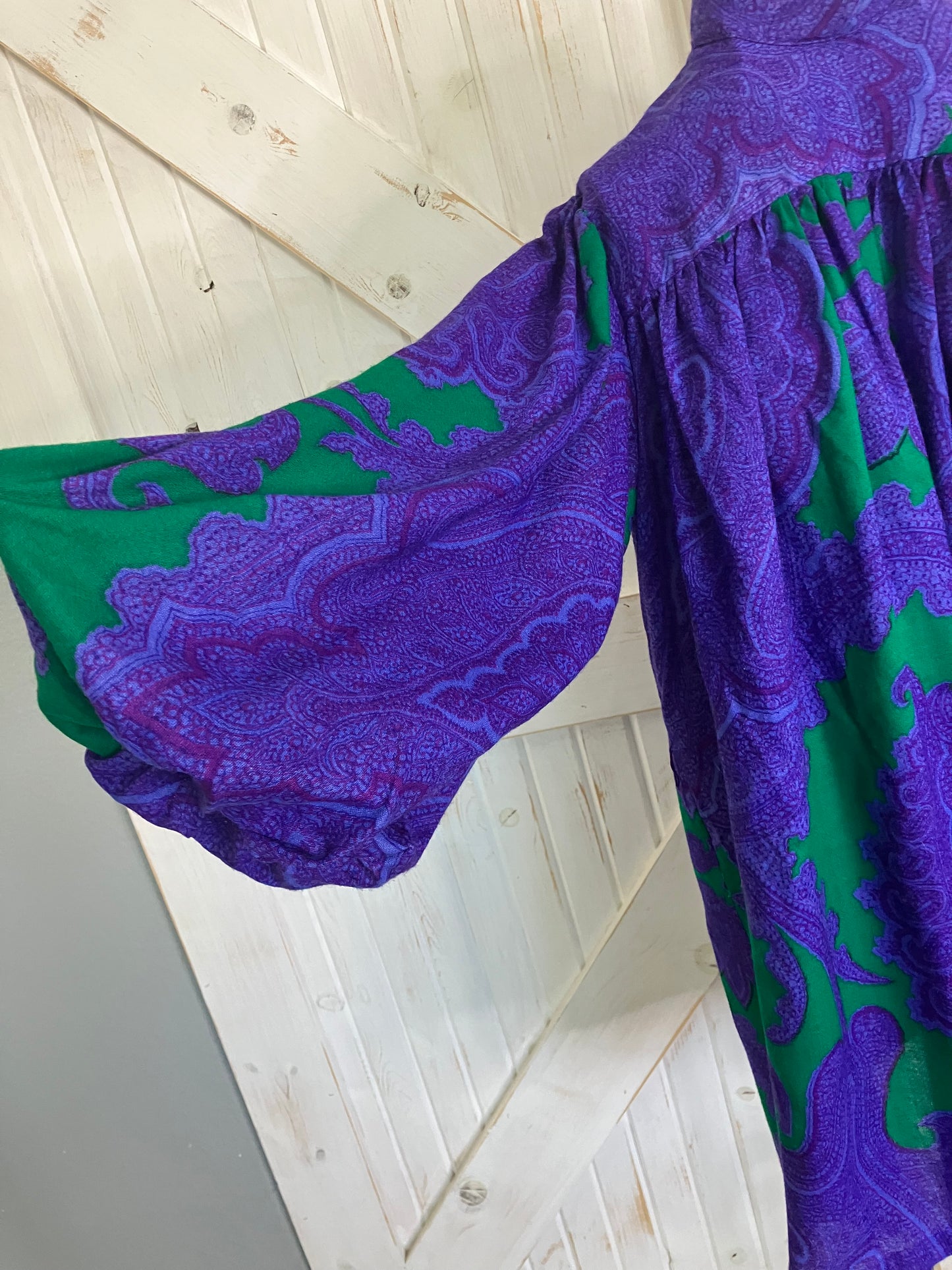 70's Vintage Joy Stevens California Purple Green Paisley Batik Puff Sleeve Go Go Tent Mini Dress