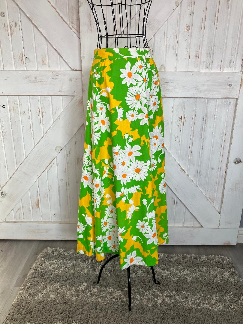 70's Vintage Malia Honolulu Green White Yellow Daisy Hawaiian Crop Top + Maxi Skirt Set