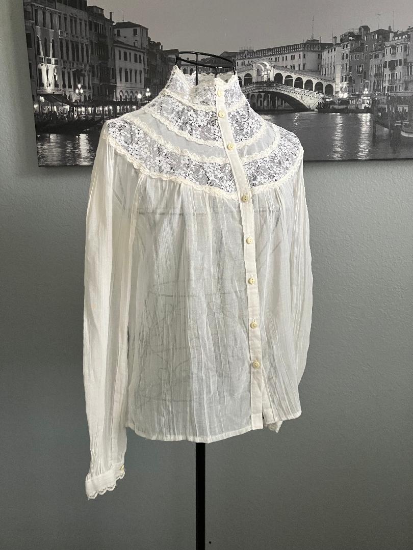 70's Vintage Gunne Sax Jessica's Gunnies Ivory Lace Crinkle Cotton Victorian Top Blouse
