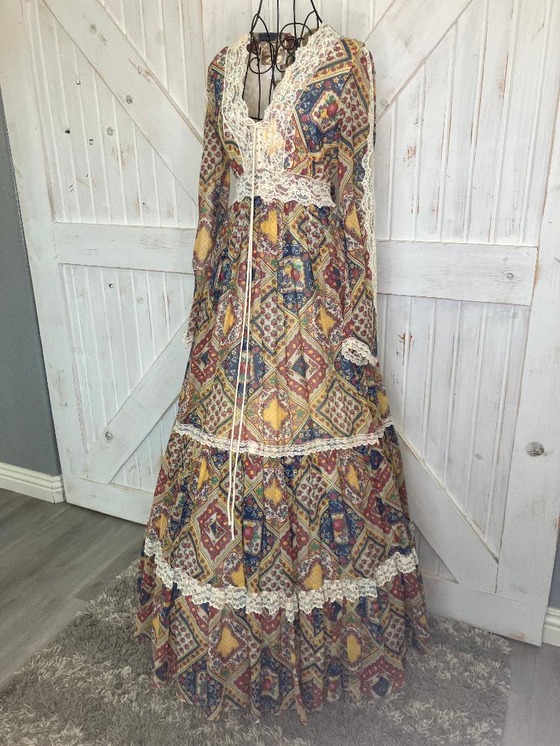 70's Vintage Gunne Sax Beige Rainbow Fruit Strawberry Apple Grapes Novelty Print Prairie Corset Maxi Dress 11
